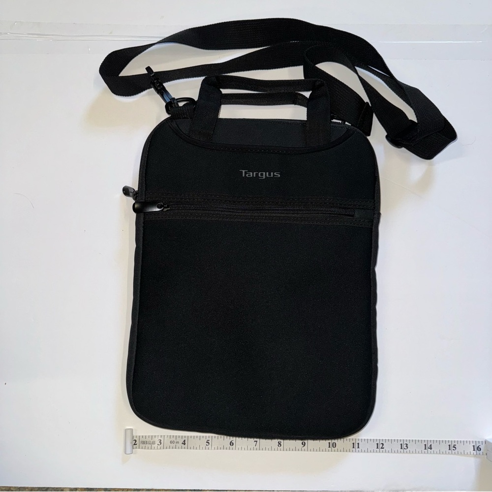 Targus Vertical Laptop Sleeve Case Bag 12 In - Picture 3 of 8